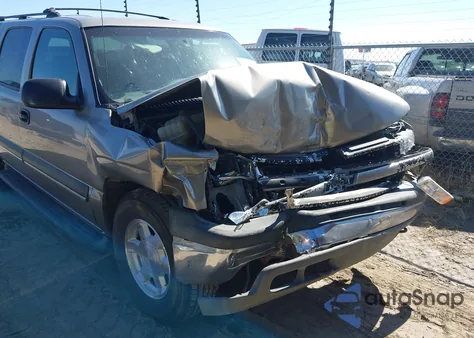 2003 Chevrolet Suburban 1500 Ls из США, поврежденный, VIN 3GNFK16Z83G283917